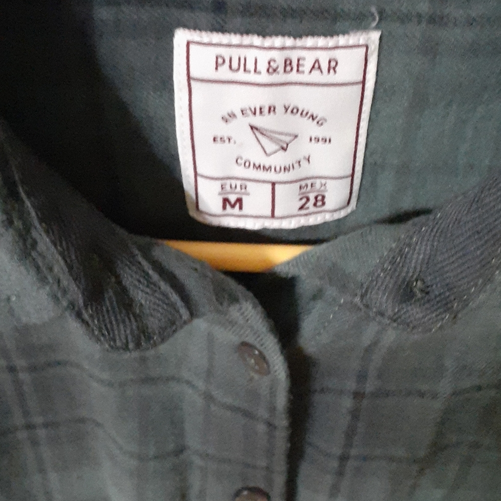 Button down shirt - Picture 2 of 3